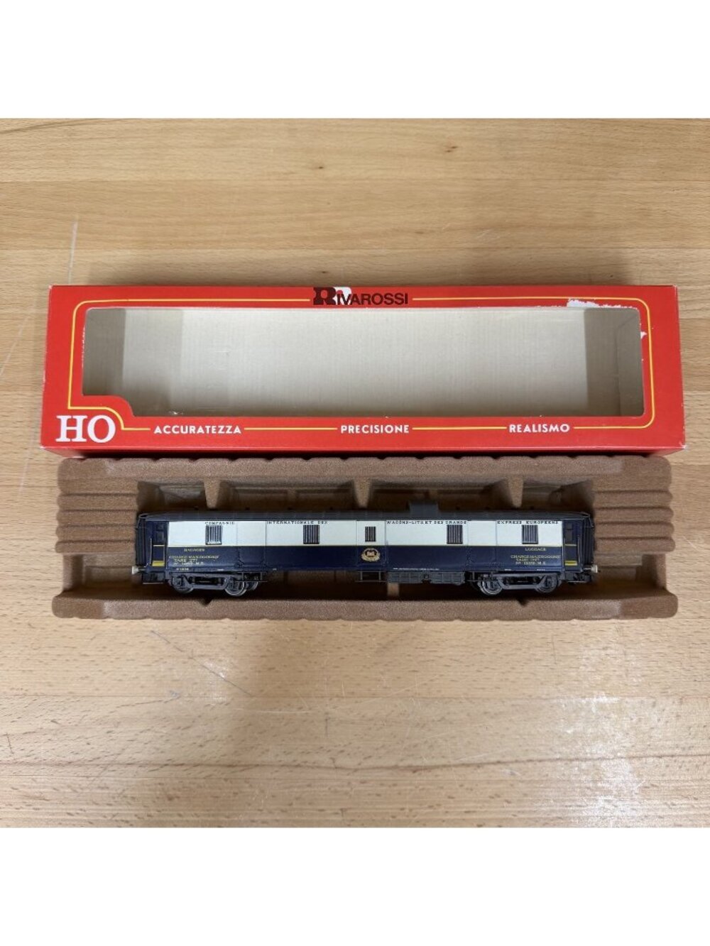 Rivarossi 2587 HO Scale Ciwl Baggage Car No. 1269 Orient Express Blue Cream